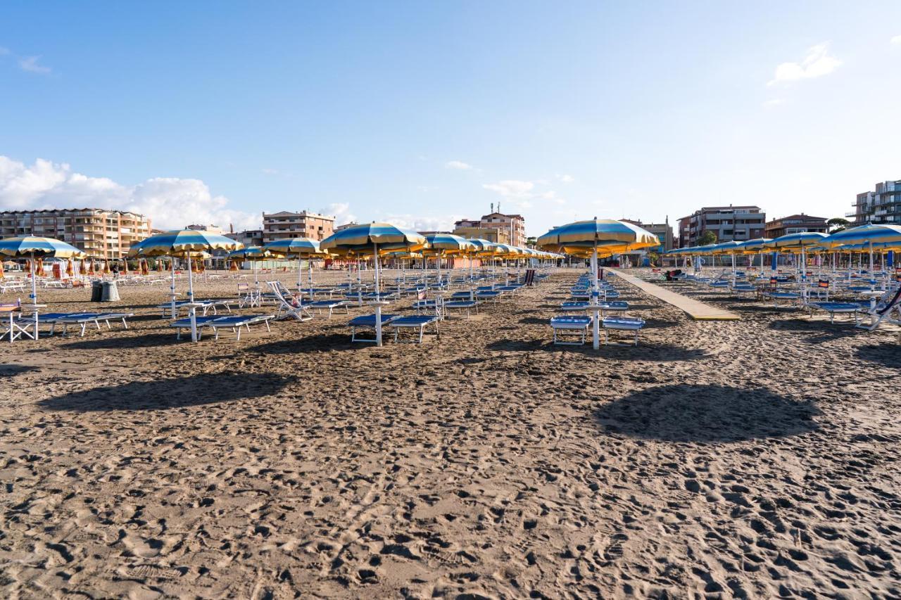 Lola Piccolo Hotel E Appartamenti Marina di Grosseto Exteriör bild