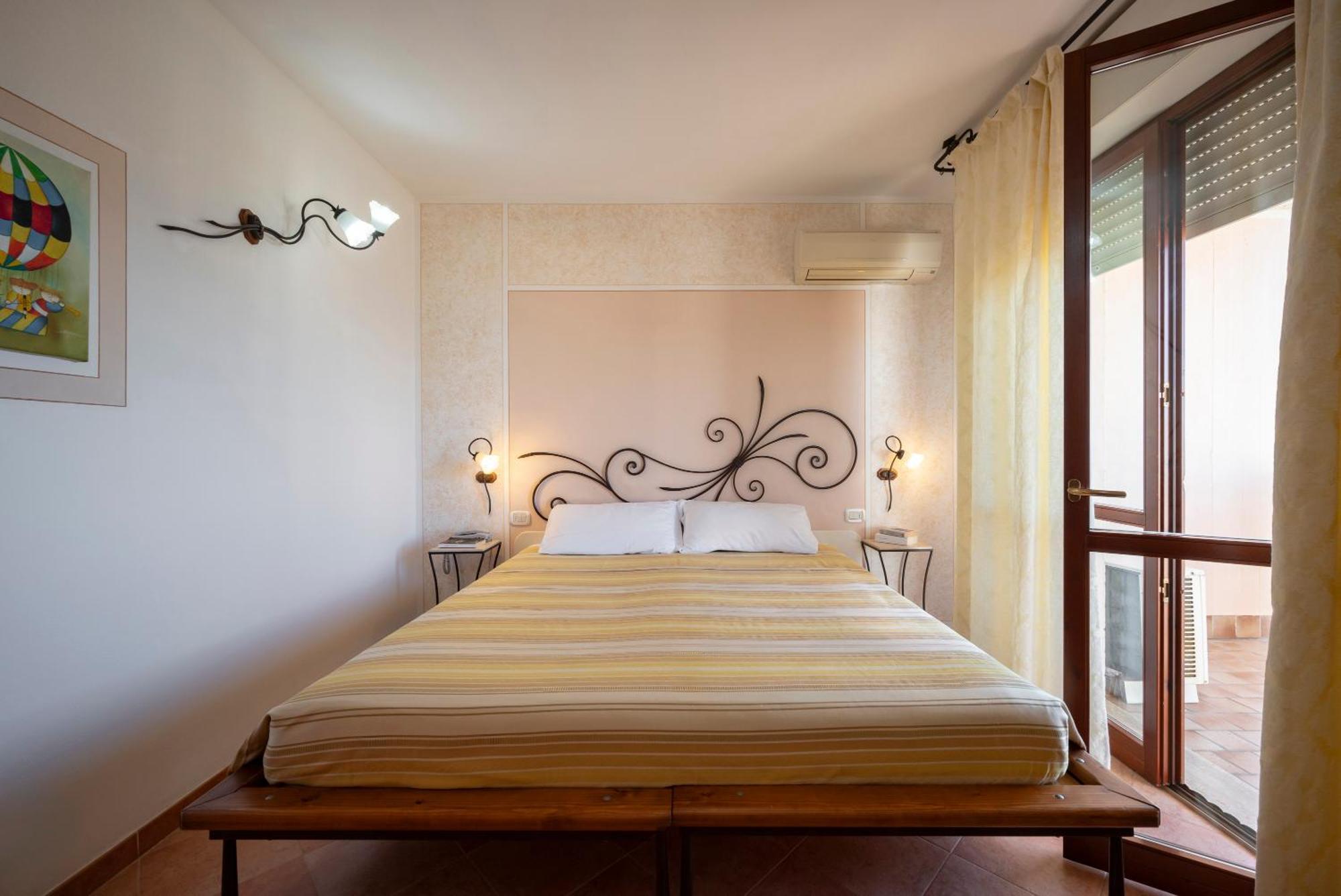 Lola Piccolo Hotel E Appartamenti Marina di Grosseto Exteriör bild