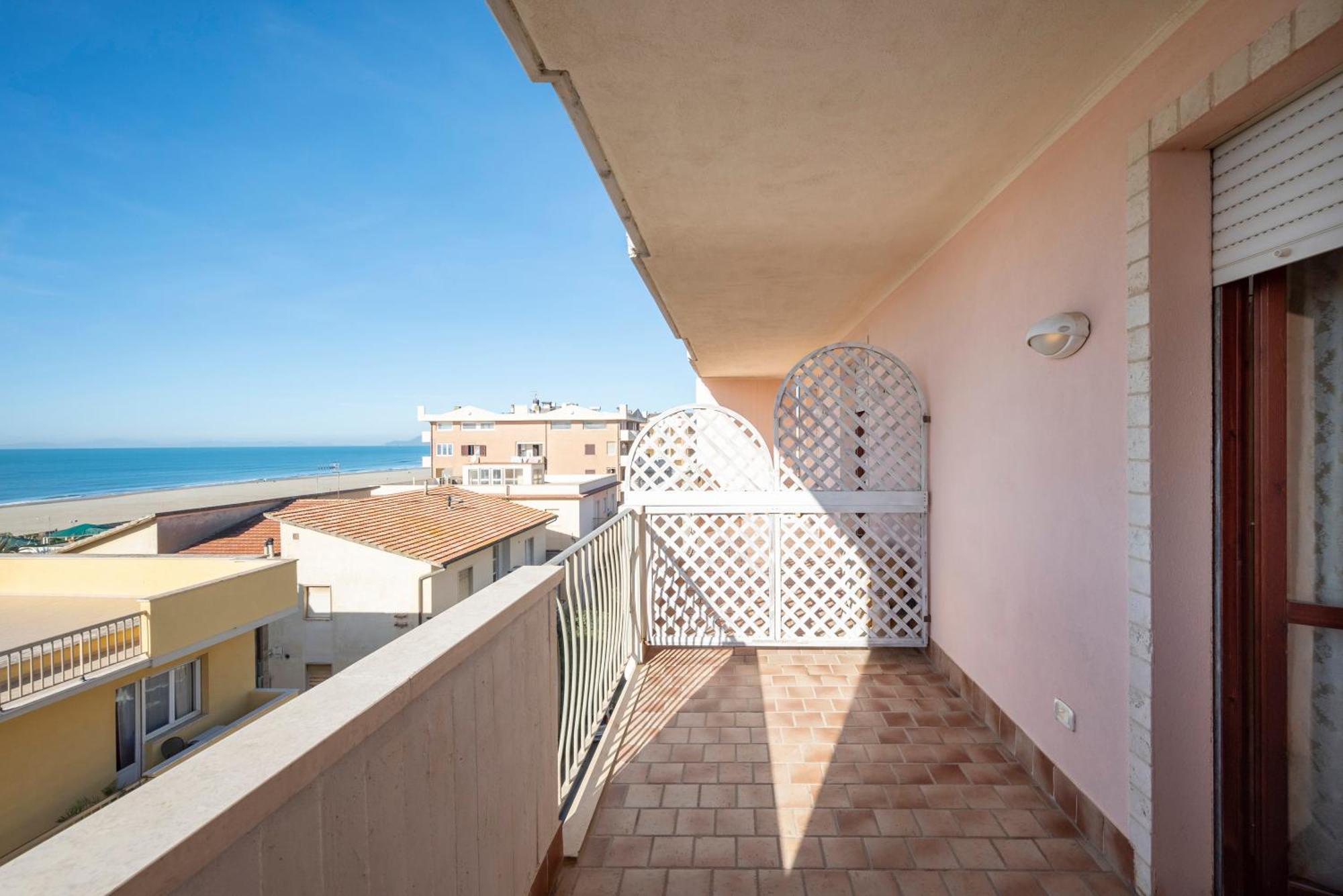 Lola Piccolo Hotel E Appartamenti Marina di Grosseto Exteriör bild