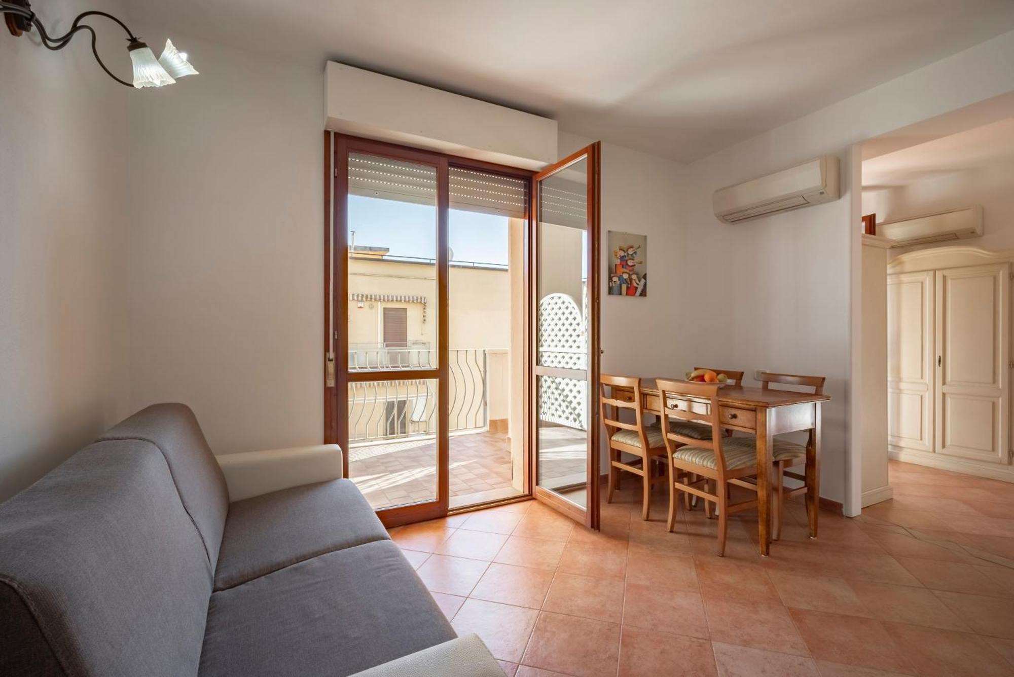Lola Piccolo Hotel E Appartamenti Marina di Grosseto Exteriör bild