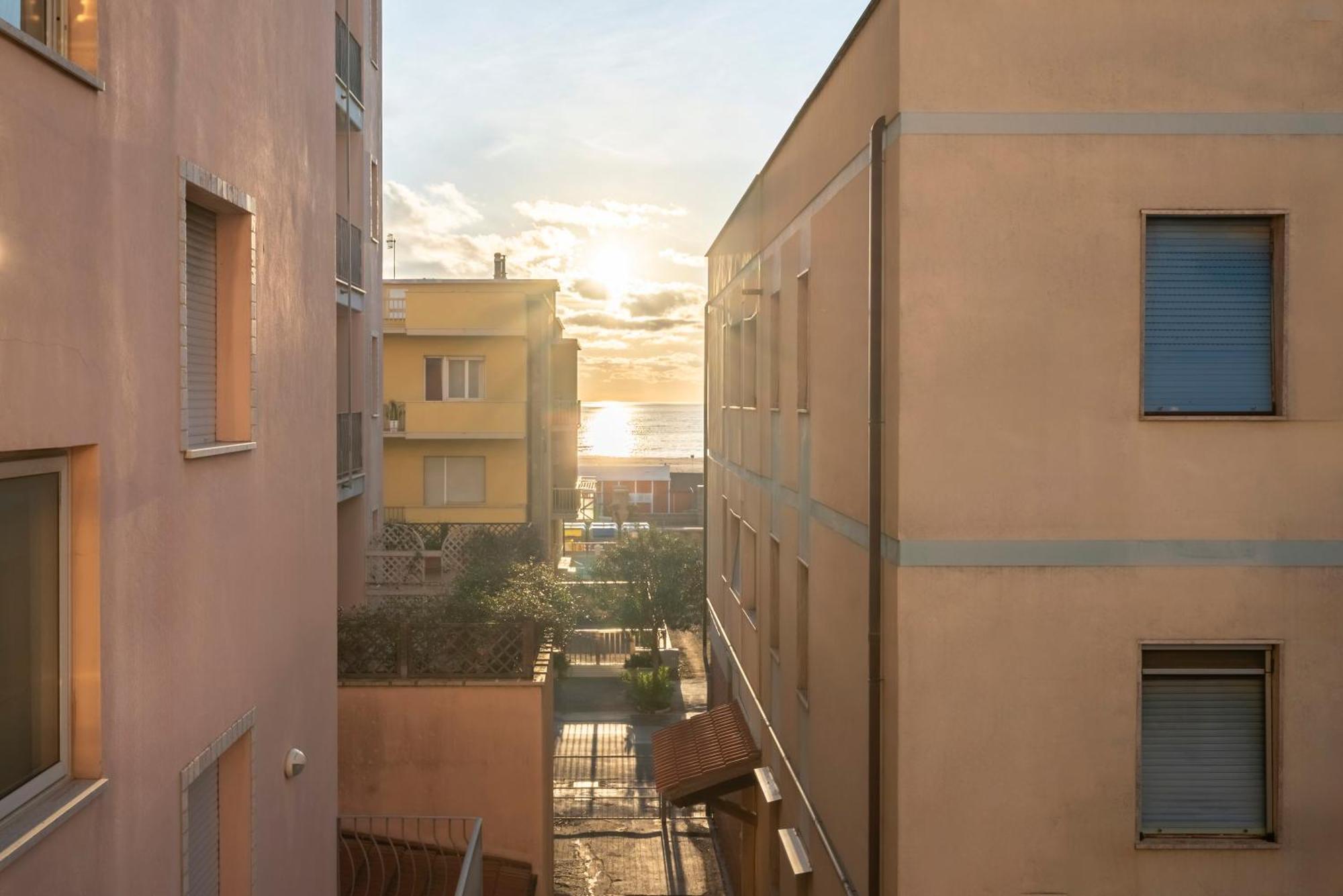 Lola Piccolo Hotel E Appartamenti Marina di Grosseto Exteriör bild