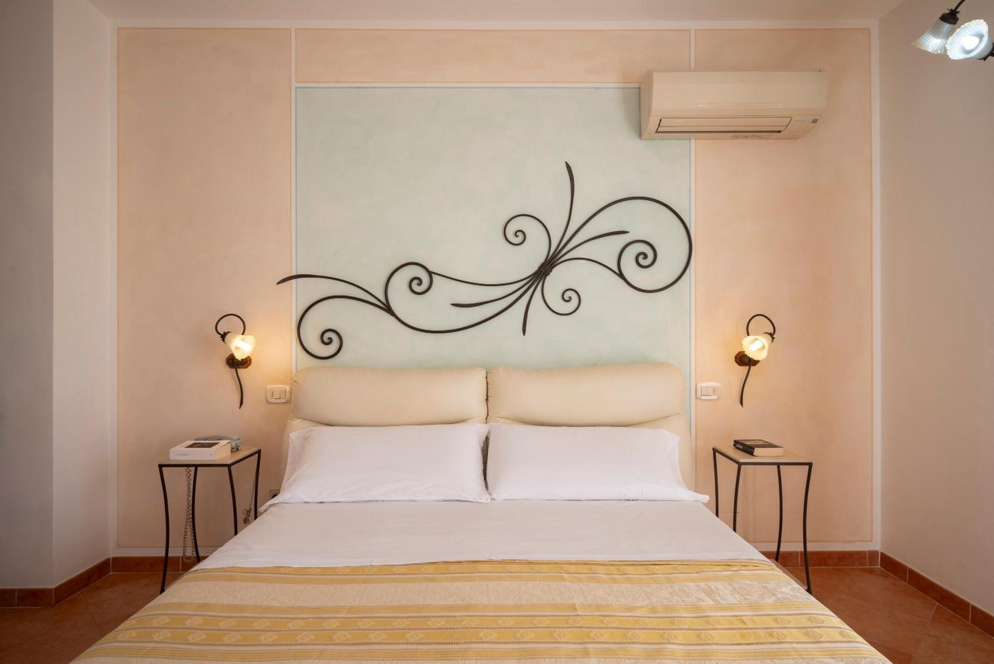 Lola Piccolo Hotel E Appartamenti Marina di Grosseto Exteriör bild