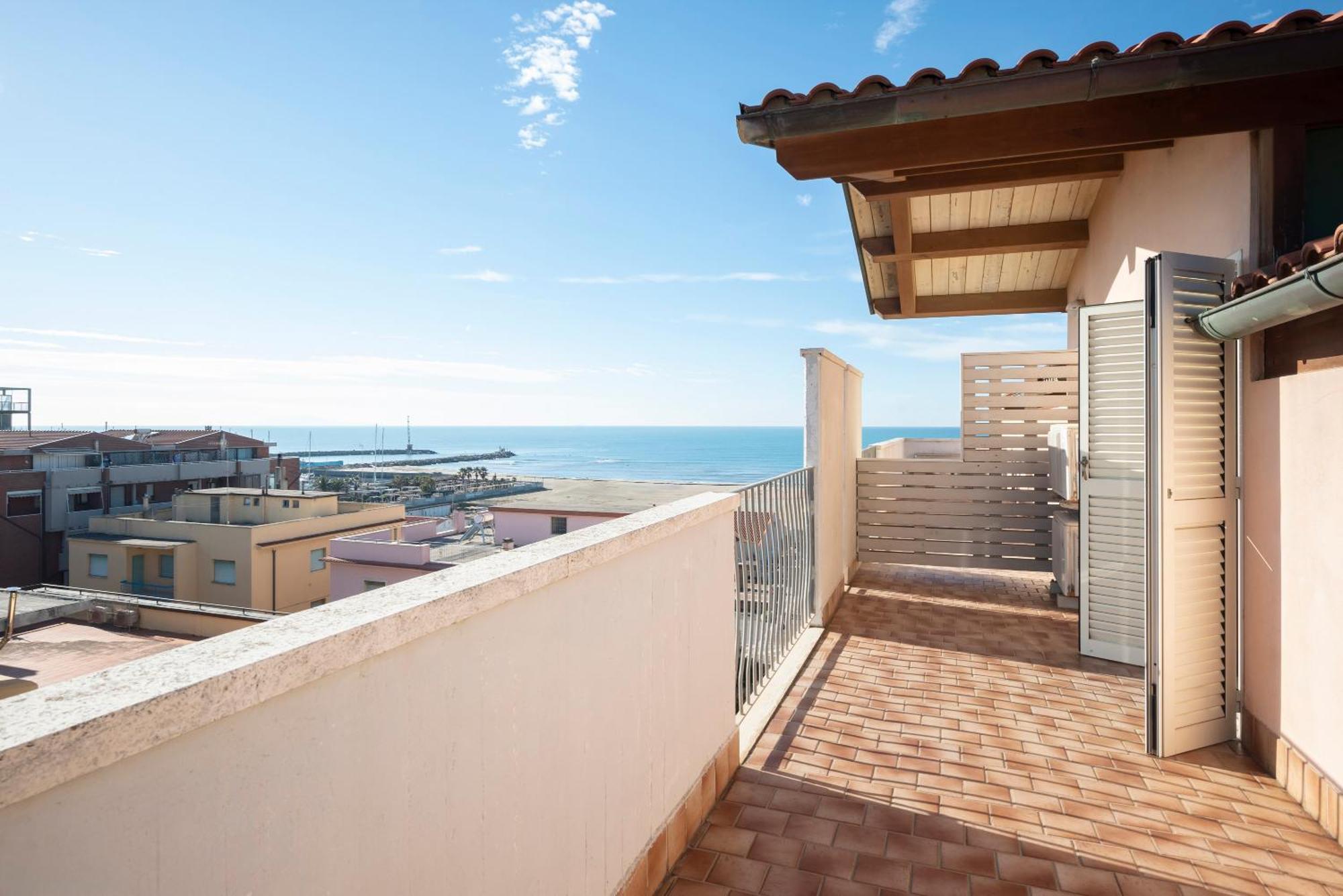 Lola Piccolo Hotel E Appartamenti Marina di Grosseto Exteriör bild