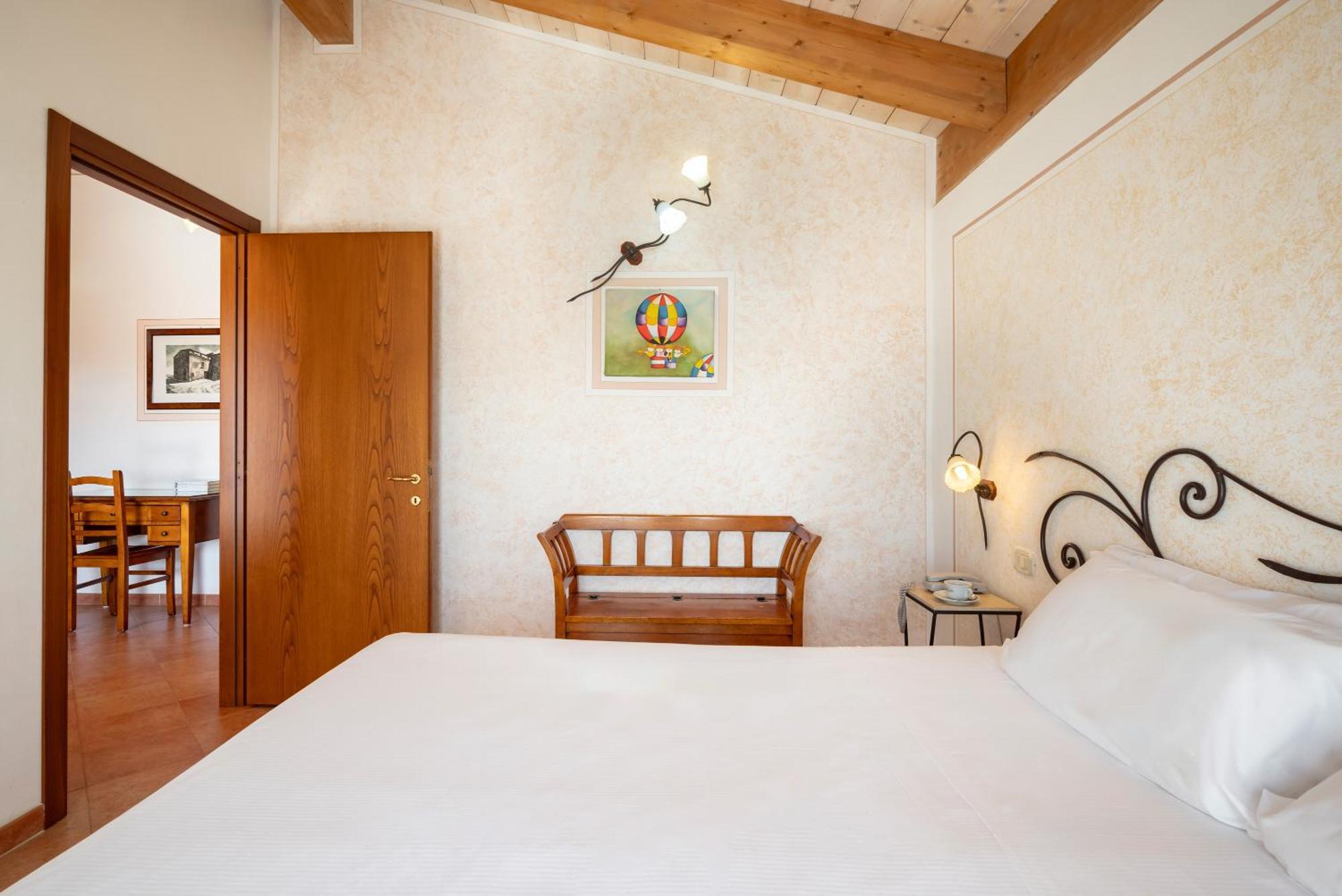 Lola Piccolo Hotel E Appartamenti Marina di Grosseto Exteriör bild