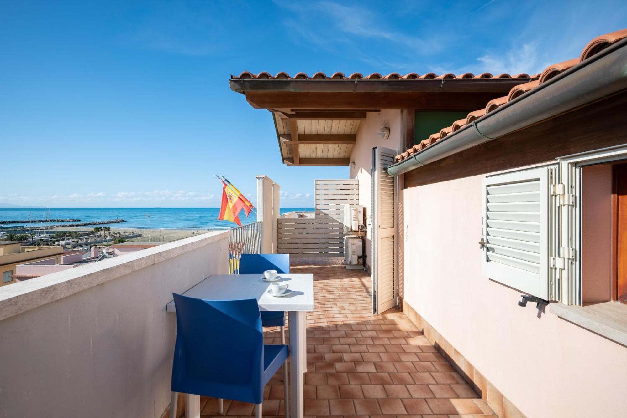 Lola Piccolo Hotel E Appartamenti Marina di Grosseto Exteriör bild