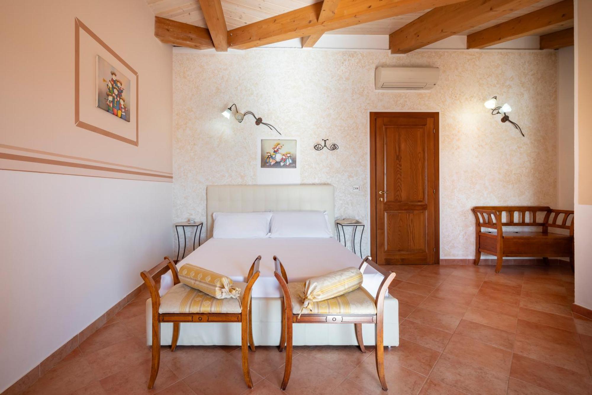 Lola Piccolo Hotel E Appartamenti Marina di Grosseto Exteriör bild