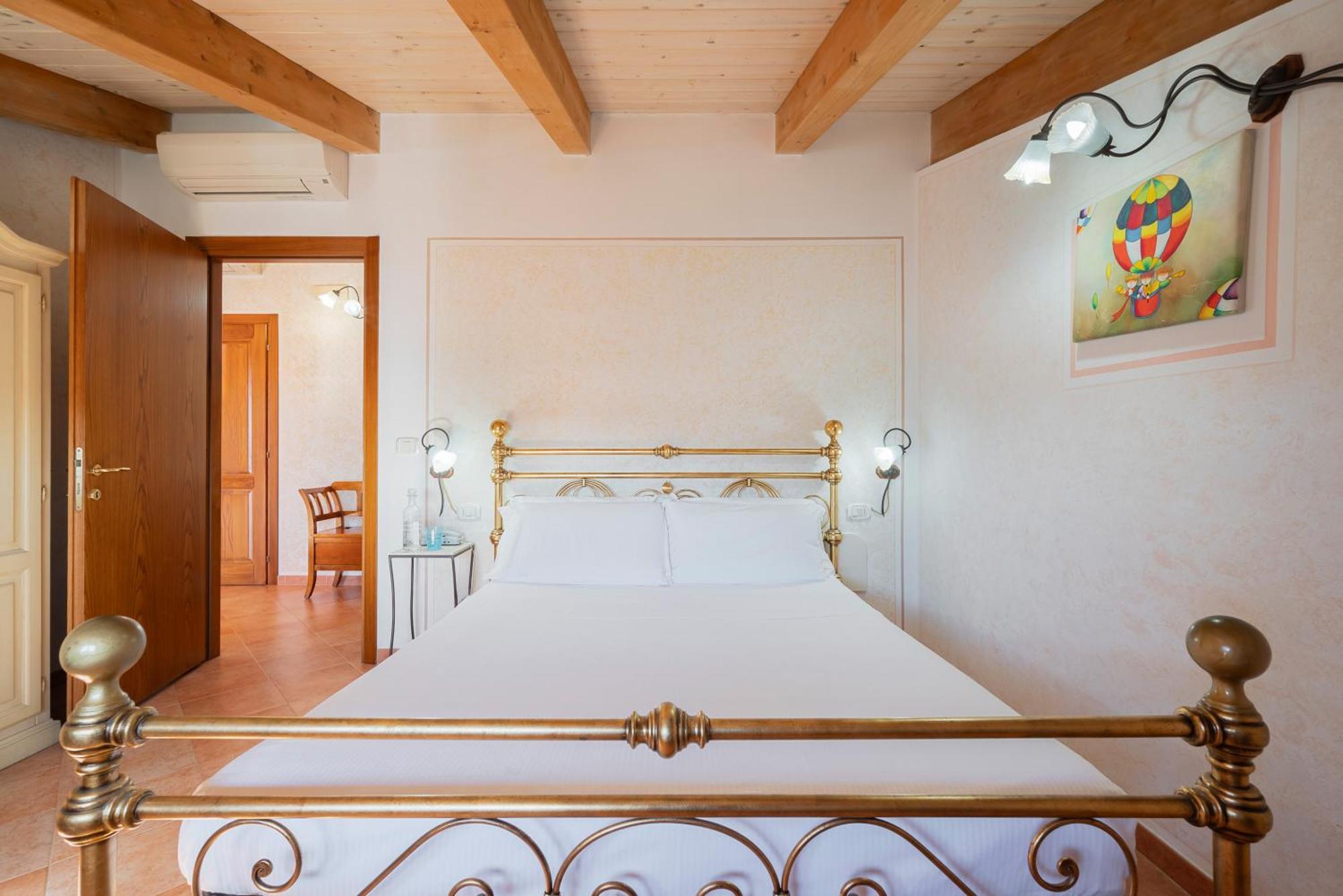 Lola Piccolo Hotel E Appartamenti Marina di Grosseto Exteriör bild